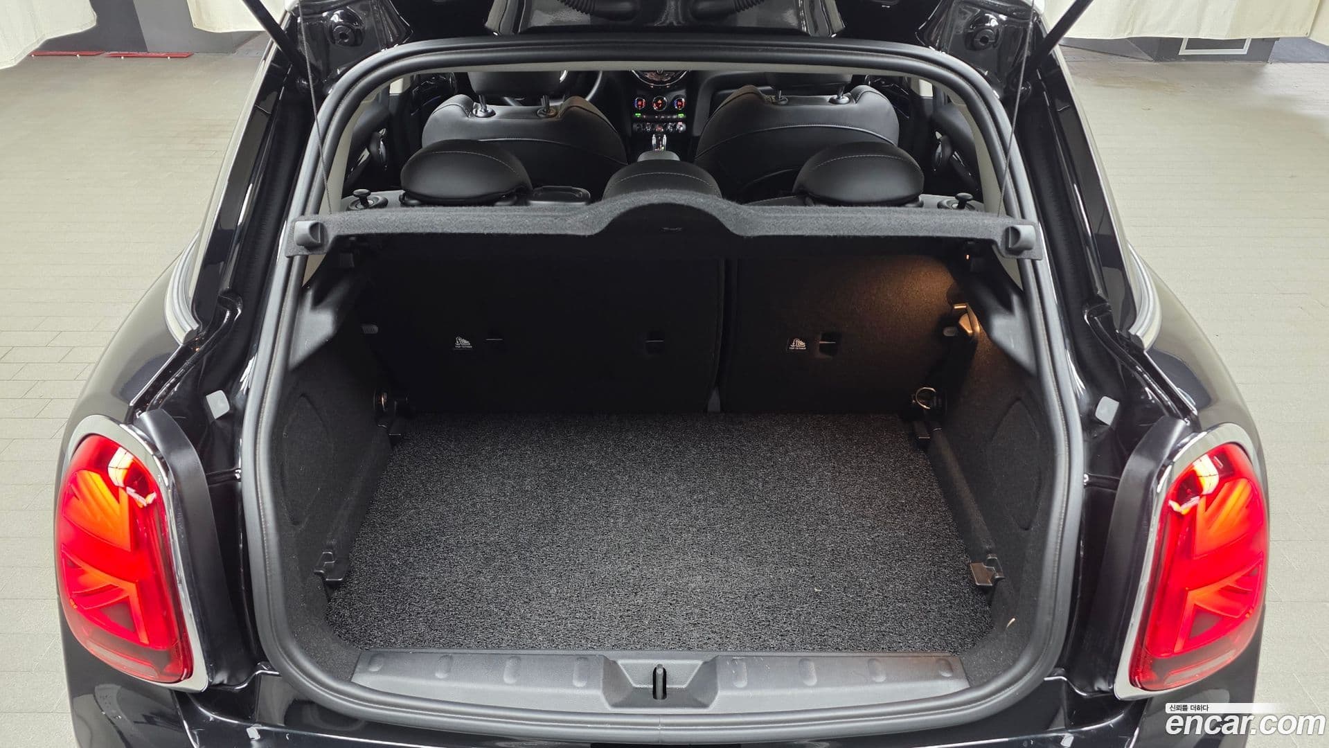 Main__Slider__Photo:Cooper Mini 2023.2-19