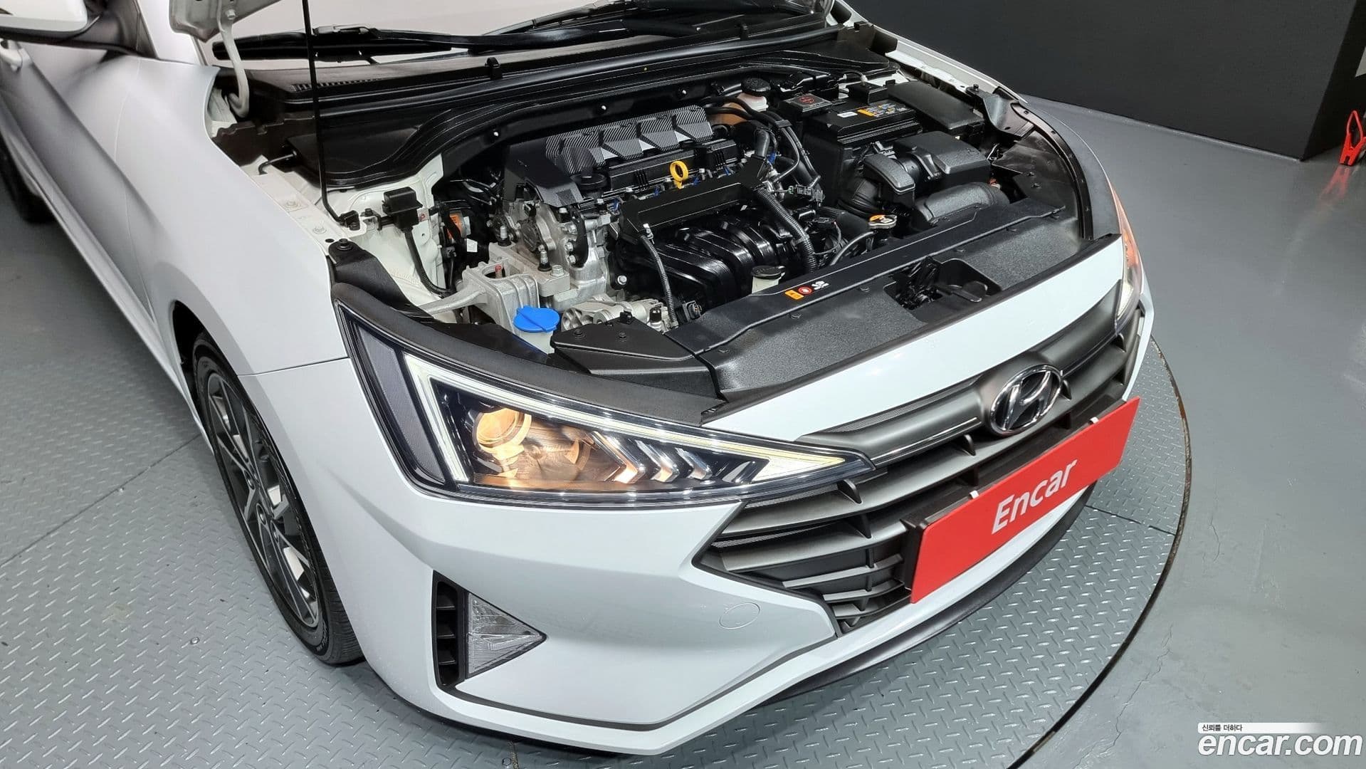 Main__Slider__Photo:AVANTE Hyundai 2019.1-5