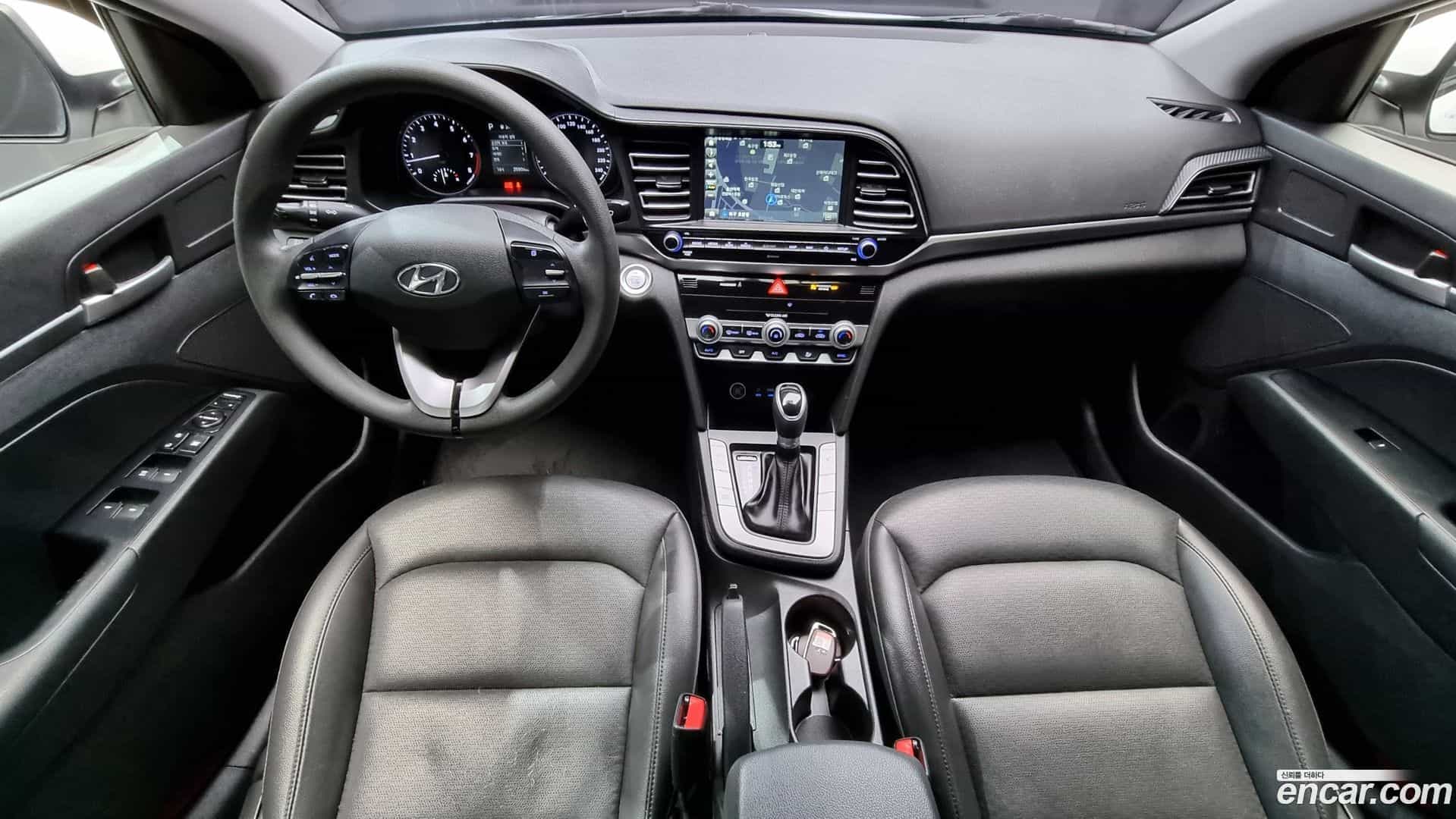 AVANTE Hyundai 2019.1-INNER-007