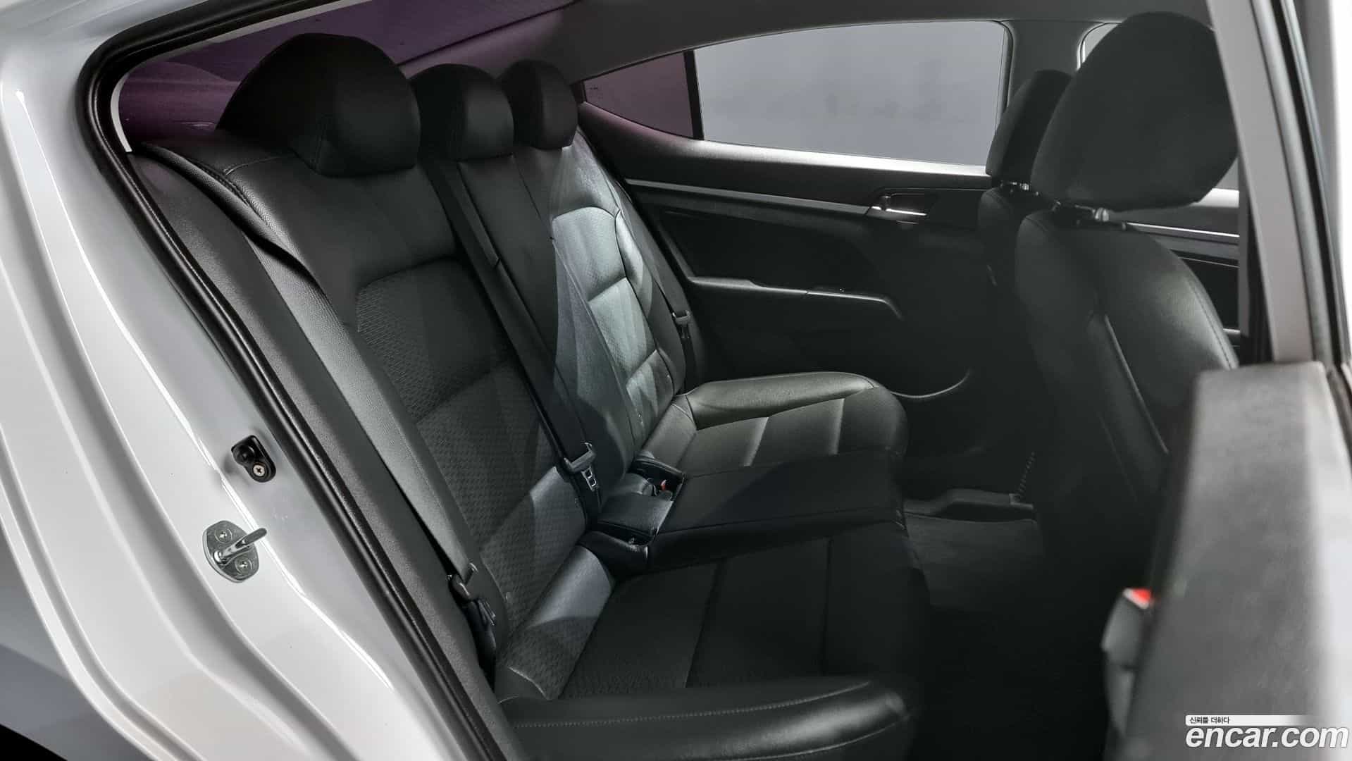 AVANTE Hyundai 2019.1-OPTION-016