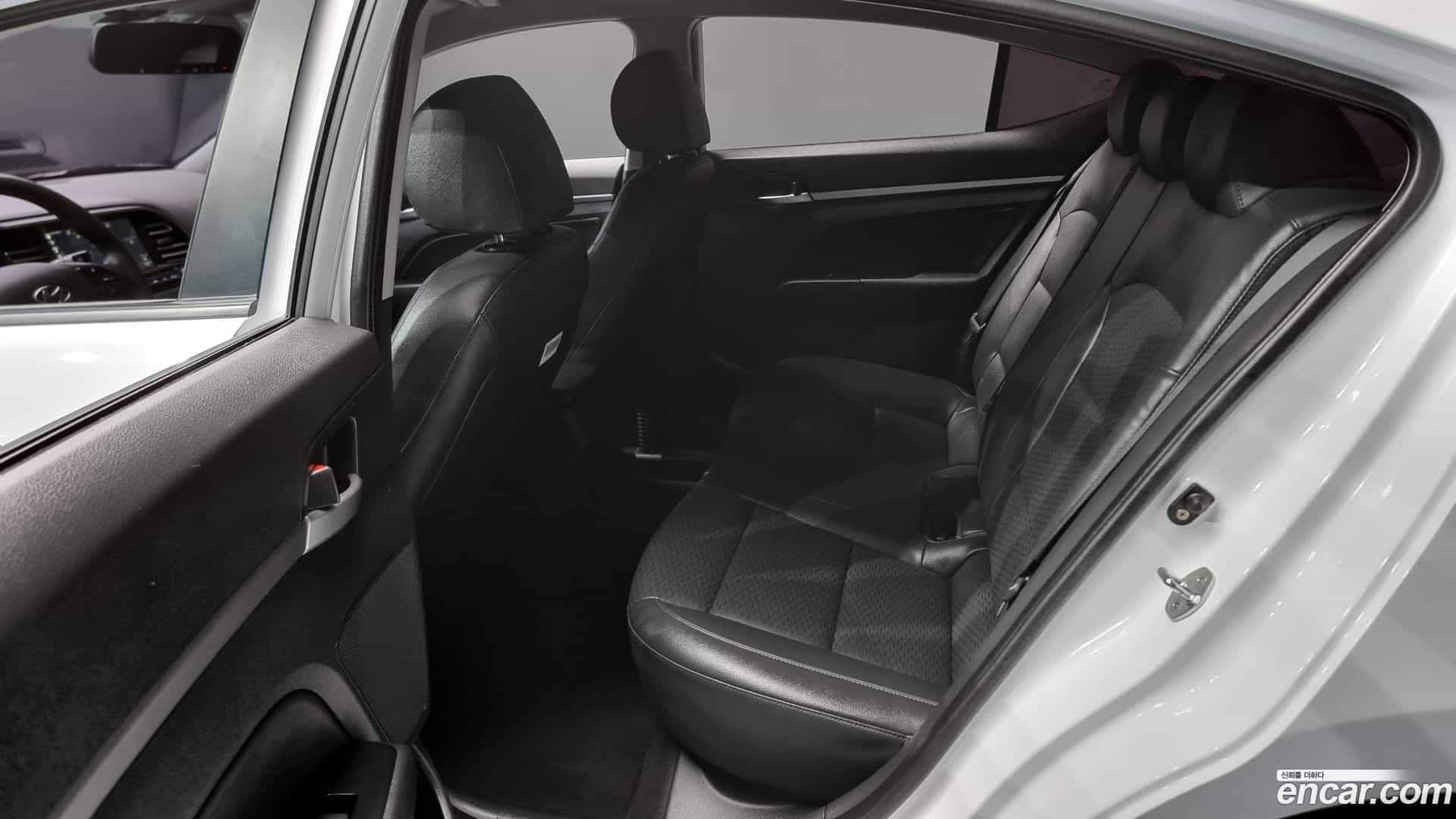 AVANTE Hyundai 2019.1-OPTION-017