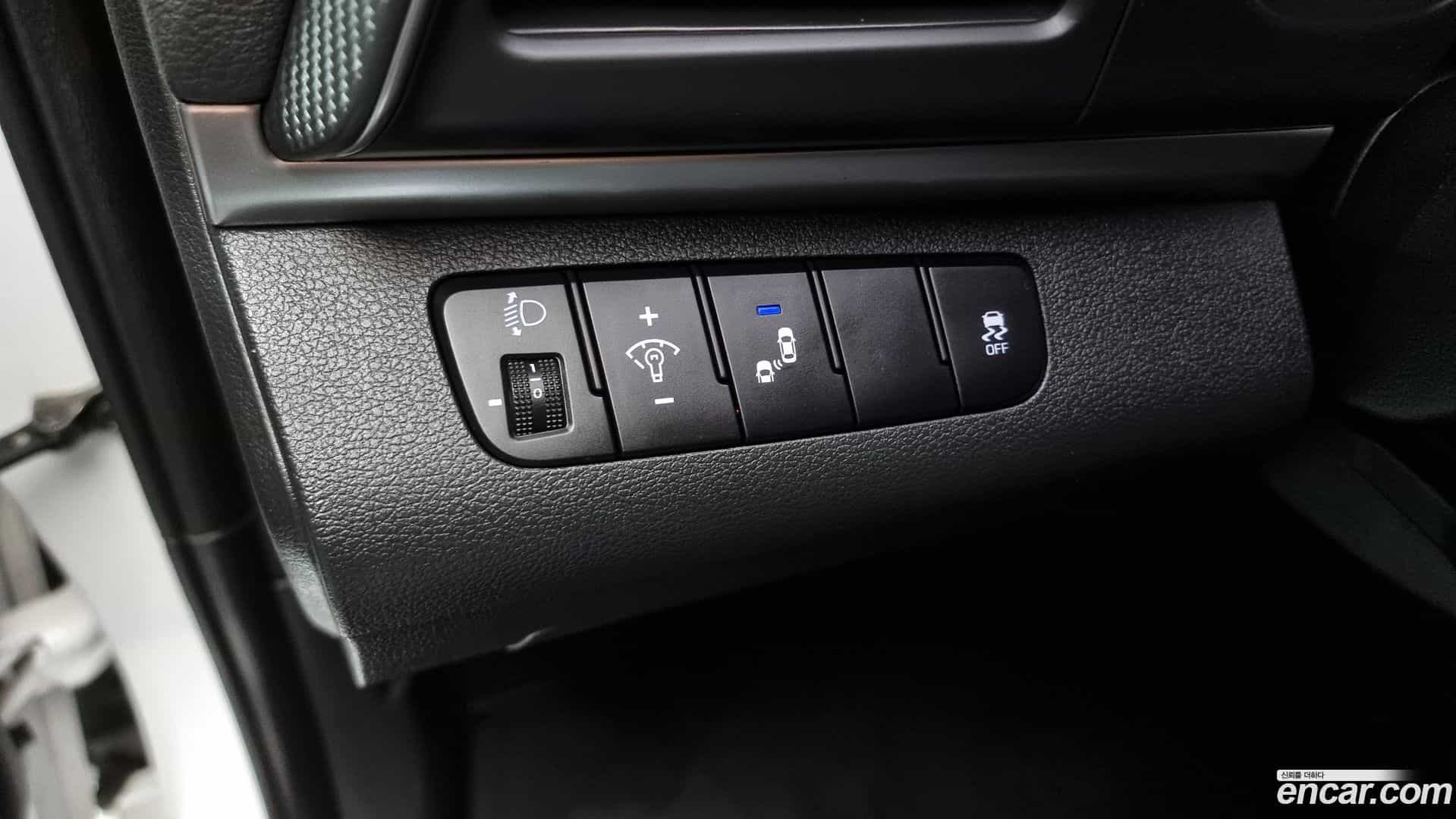 AVANTE Hyundai 2019.1-OPTION-021