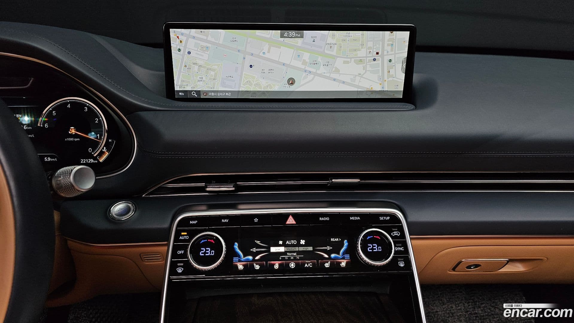 Main__Slider__Photo:GV80 Genesis 2022.10-13