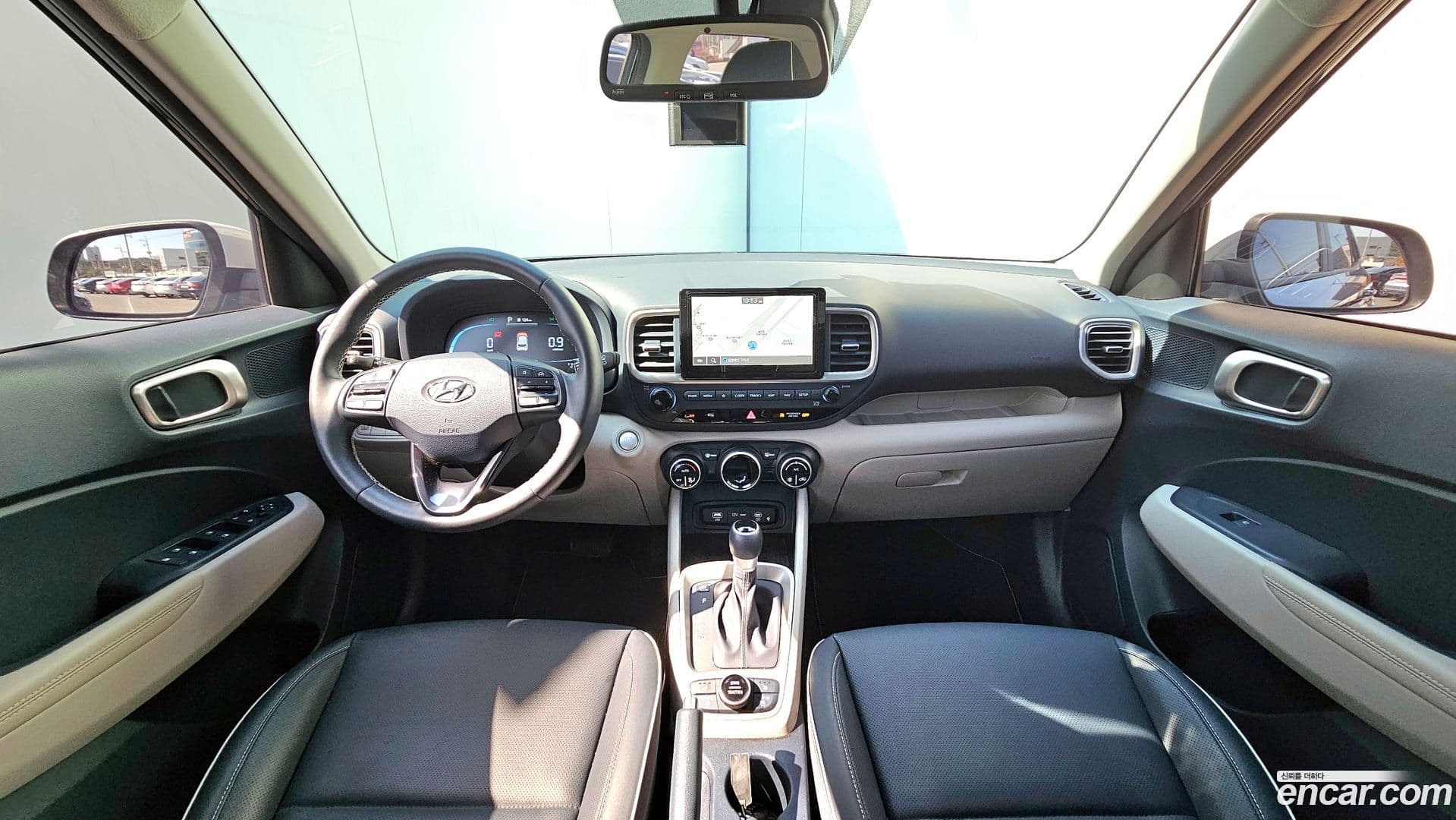 Main__Slider__Photo:Venue Hyundai 2022.11-6