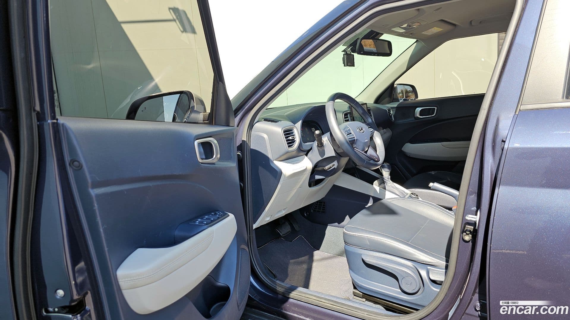 Main__Slider__Photo:Venue Hyundai 2022.11-10