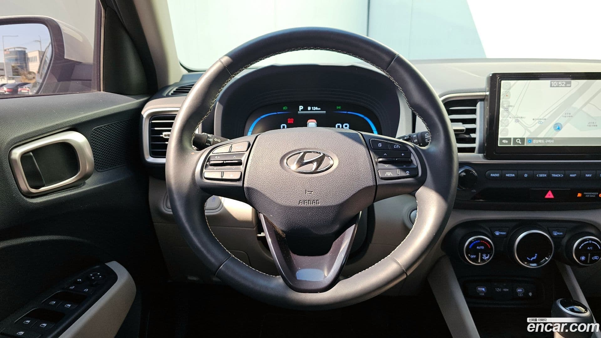 Main__Slider__Photo:Venue Hyundai 2022.11-12