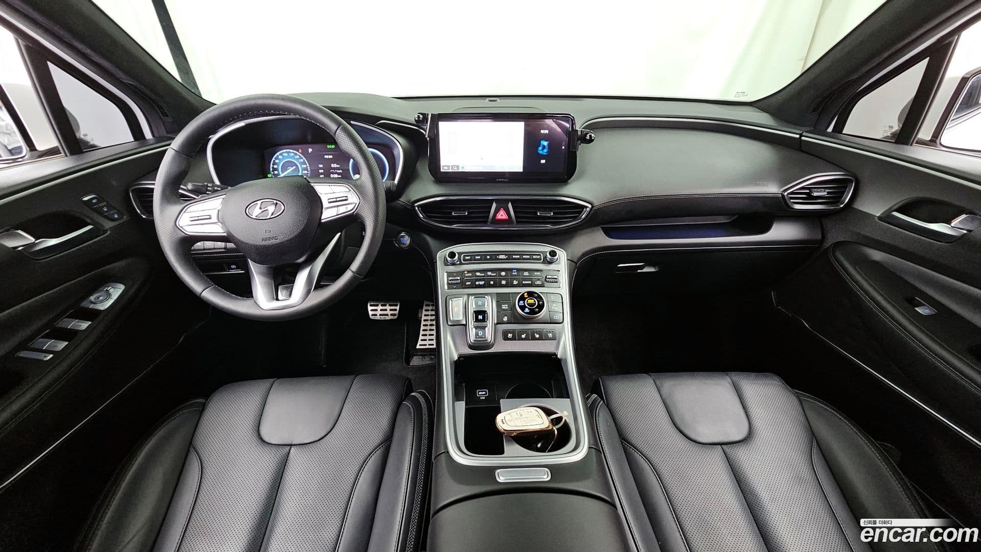 Main__Slider__Photo:Santafe Hyundai 2022.10-6