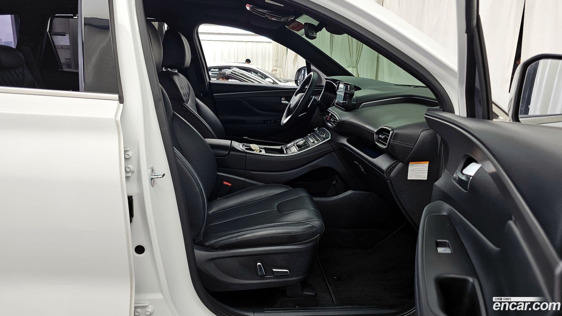 Main__Slider__Photo:Santafe Hyundai 2022.10-11