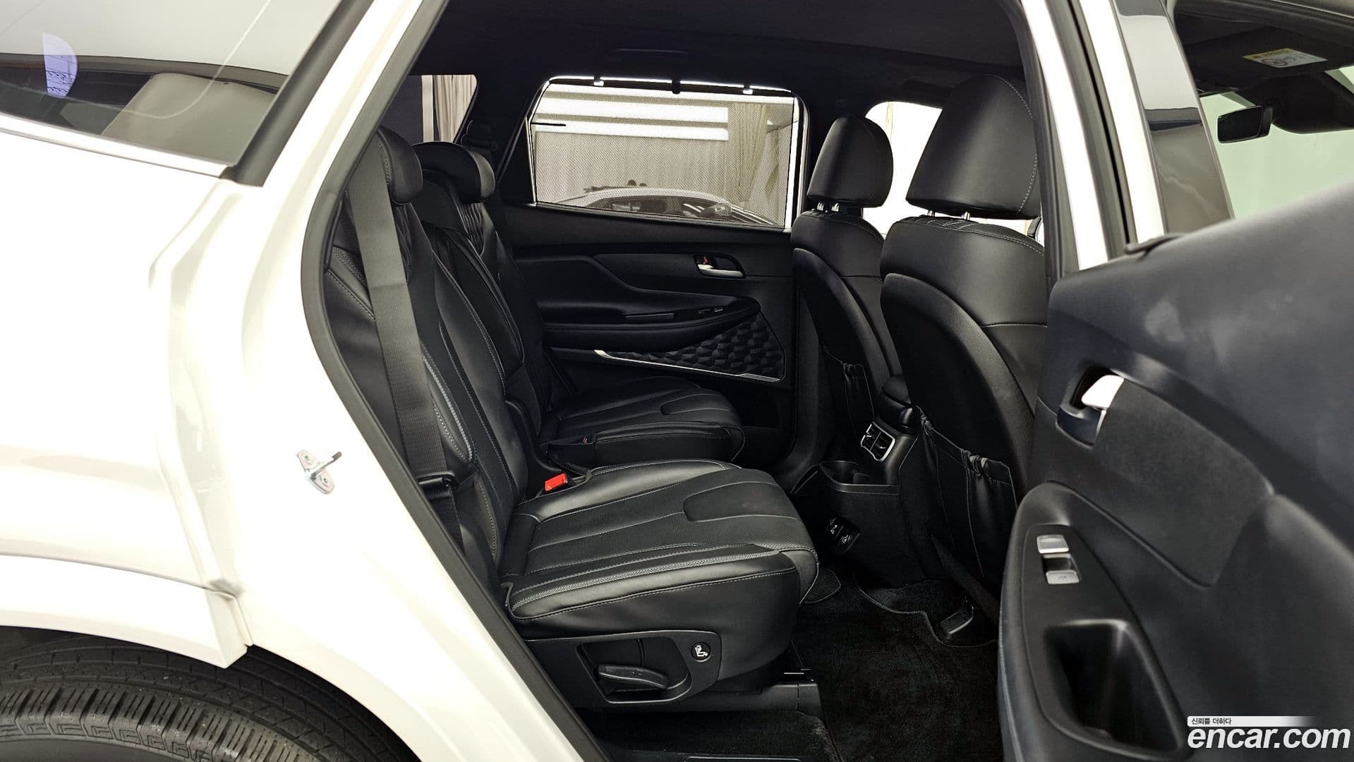 Main__Slider__Photo:Santafe Hyundai 2022.10-12