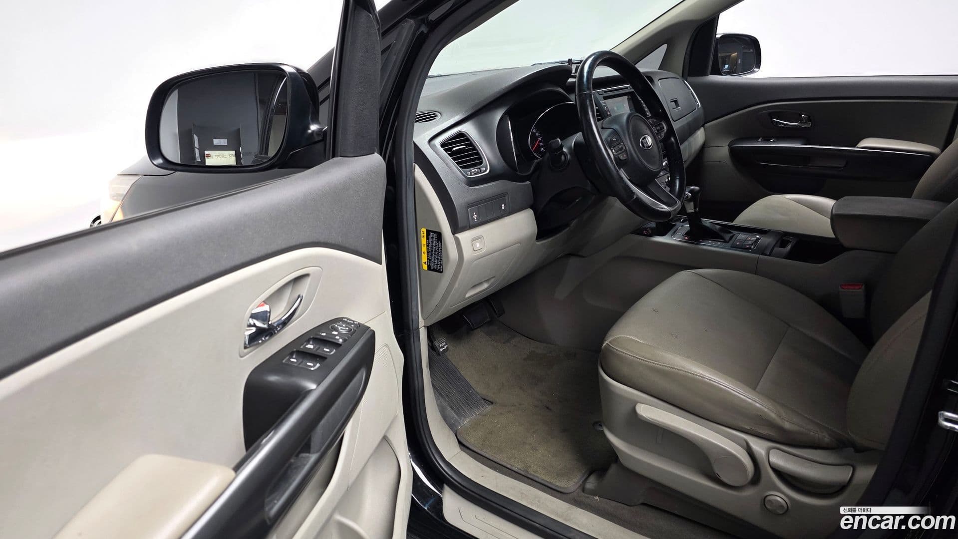 Main__Slider__Photo:Canival Kia 2018.0-10