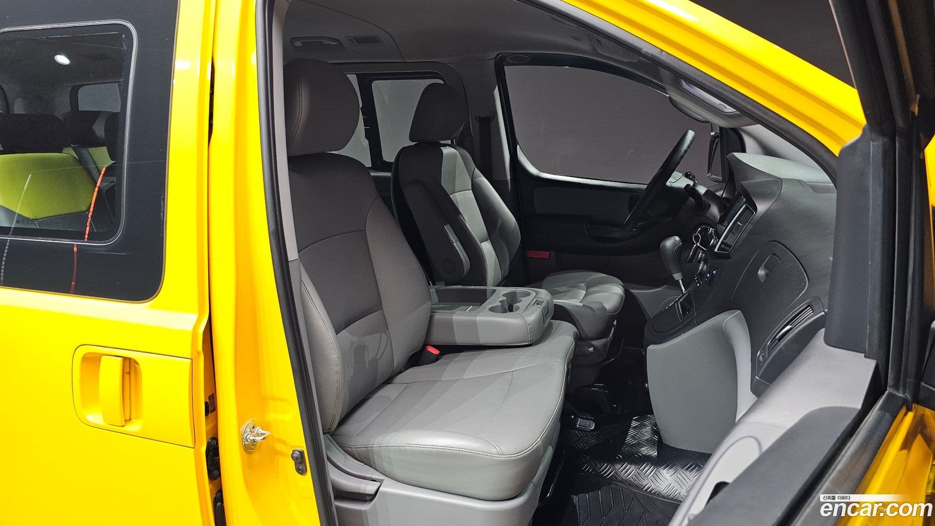 Main__Slider__Photo:Starex Hyundai 2018.5-9