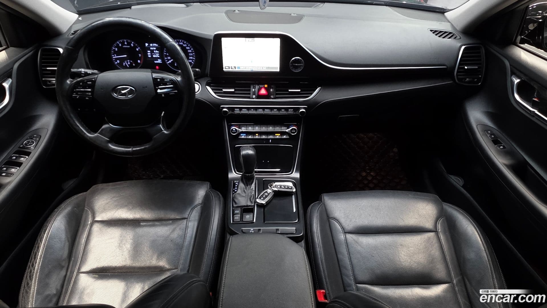 Main__Slider__Photo:Grandeur Hyundai 2017.2-6