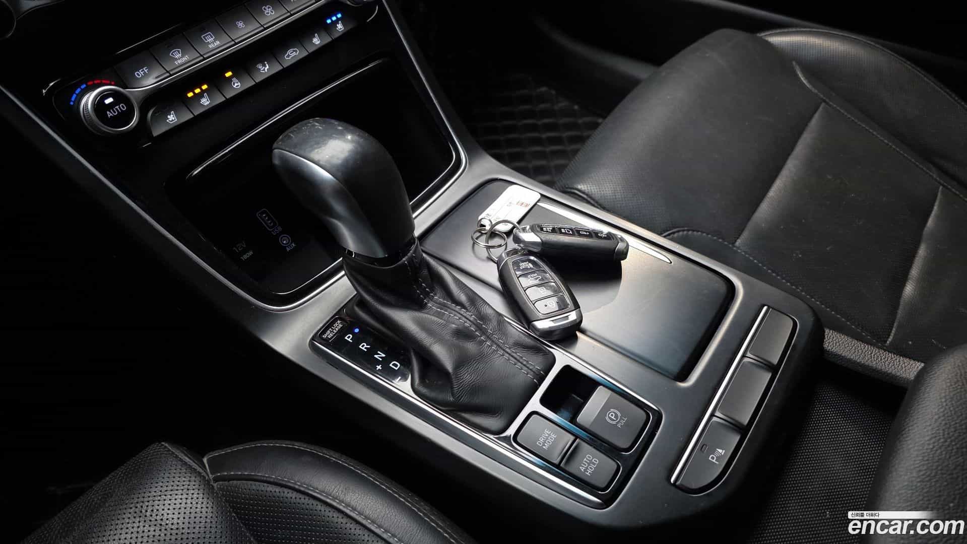 Grandeur Hyundai 2017.2-INNER-009