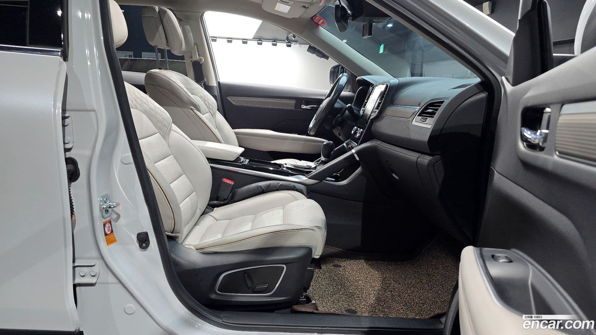 Main__Slider__Photo:QM6 Renault-KoreaSamsung 2019.7-10