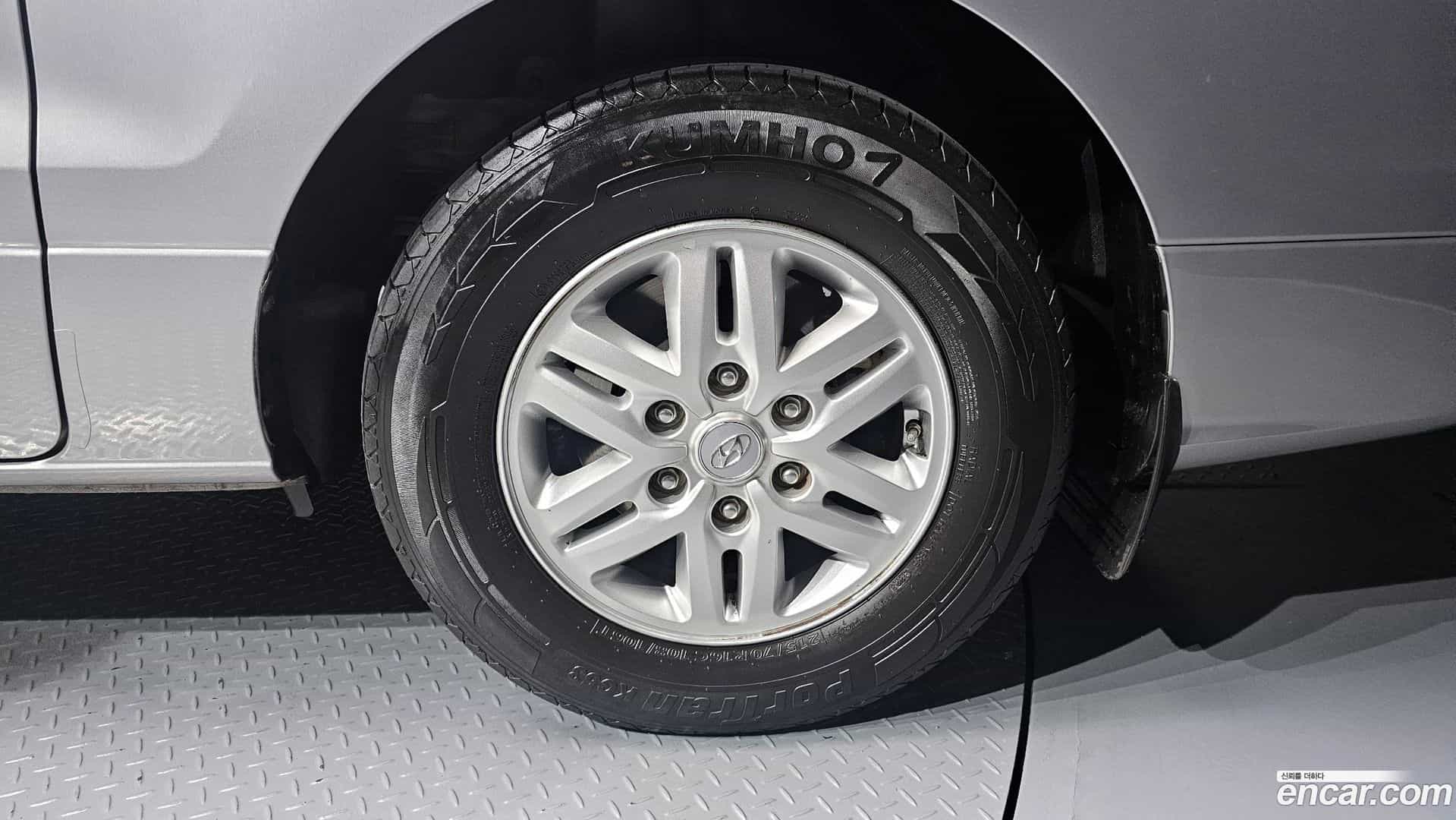 Starex Hyundai 2019.6-OUTER-005