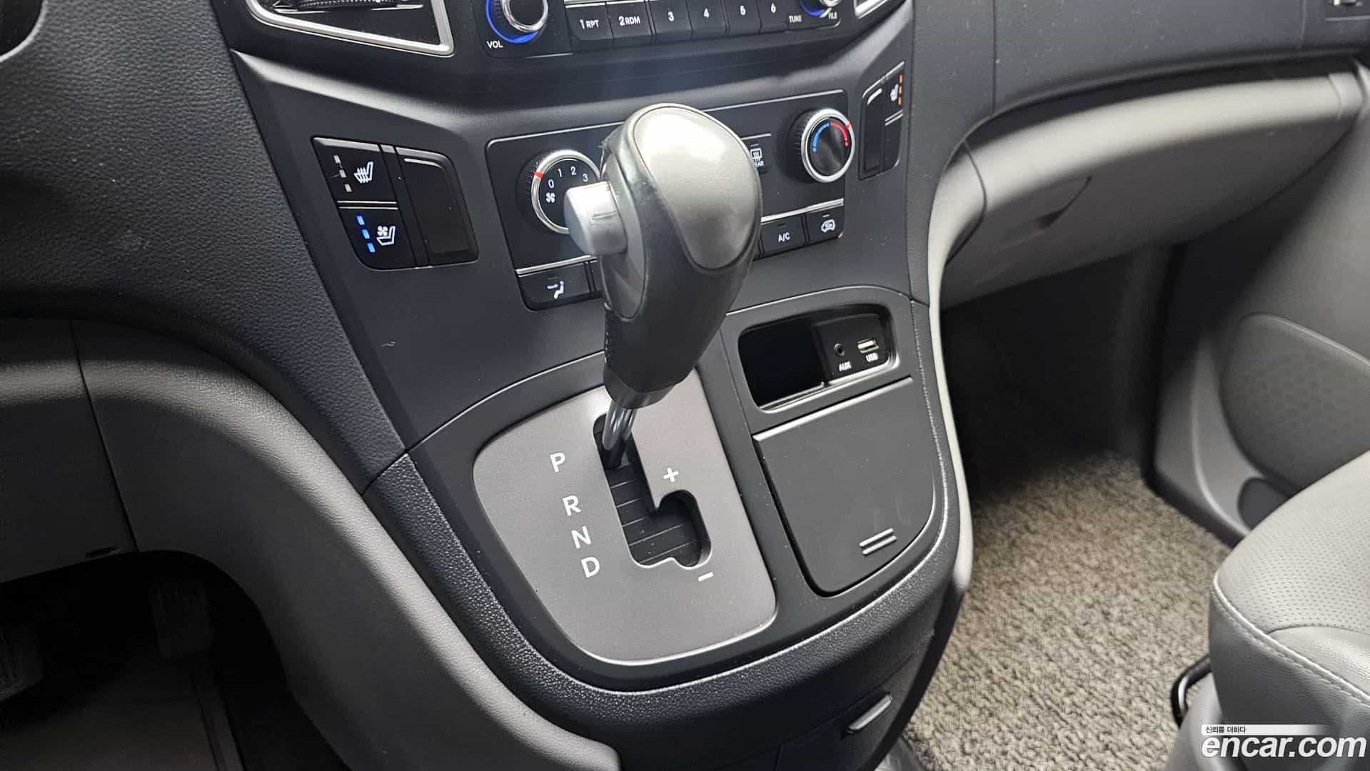 Starex Hyundai 2019.6-INNER-009