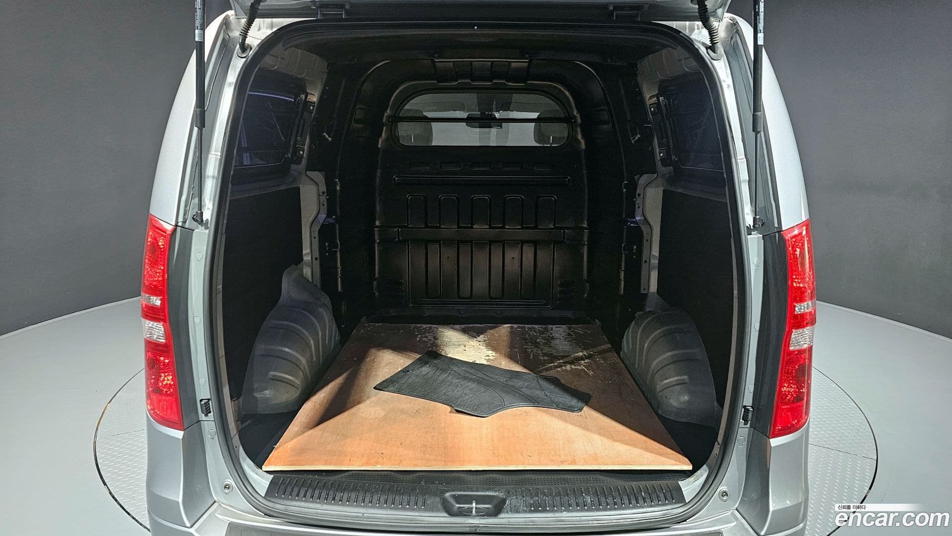 Main__Slider__Photo:Starex Hyundai 2019.6-19