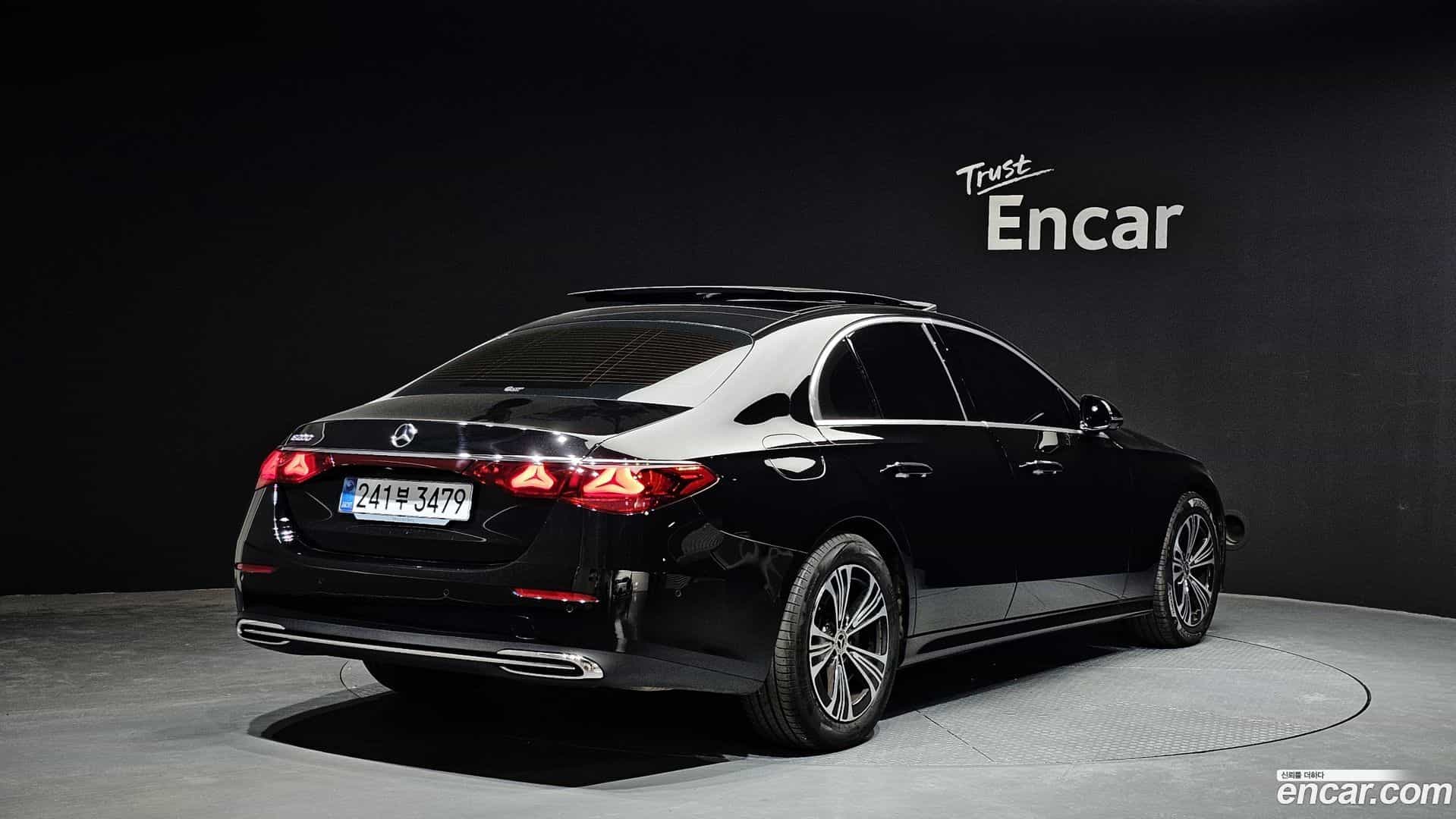 E-Class Mercedes-Benz 2025.9-OUTER-002