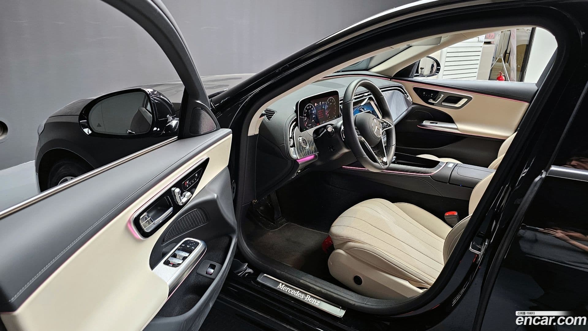 Main__Slider__Photo:E-Class Mercedes-Benz 2025.9-9