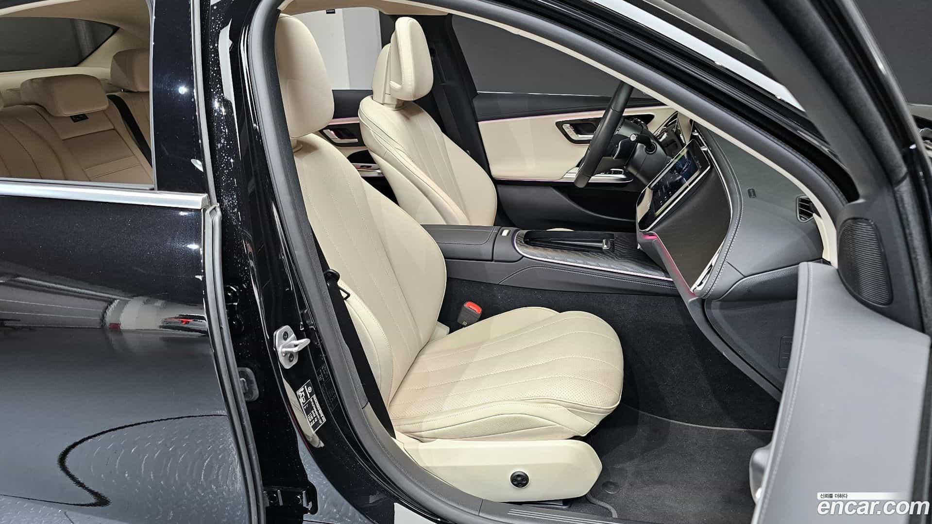 E-Class Mercedes-Benz 2025.9-OPTION-016