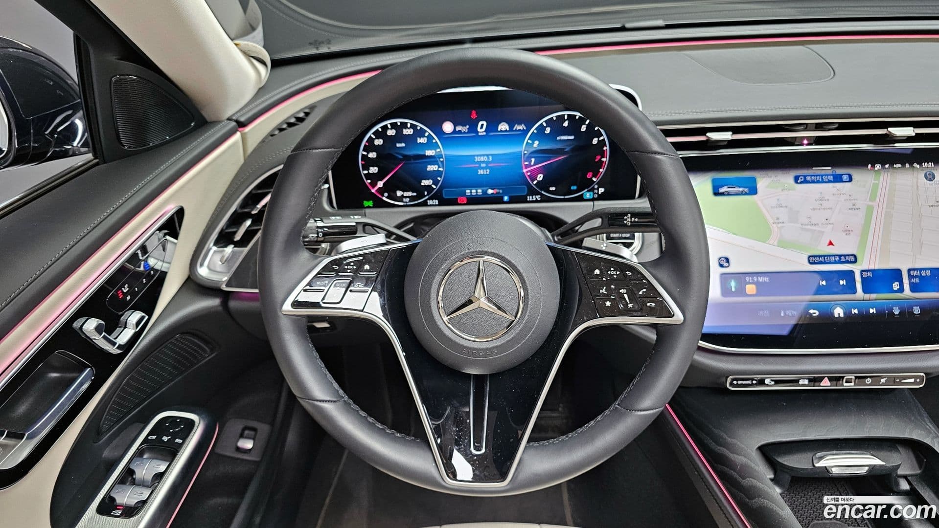 Main__Slider__Photo:E-Class Mercedes-Benz 2025.9-12