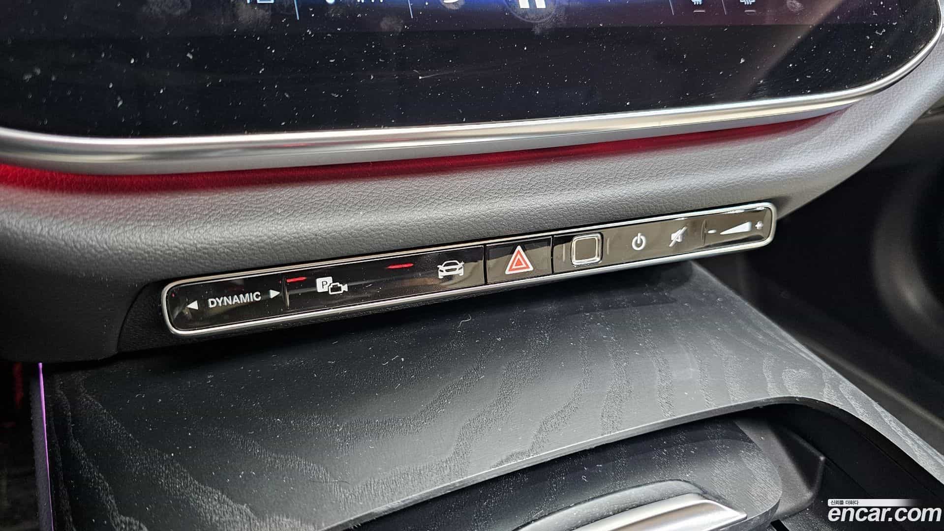 E-Class Mercedes-Benz 2025.9-OPTION-020