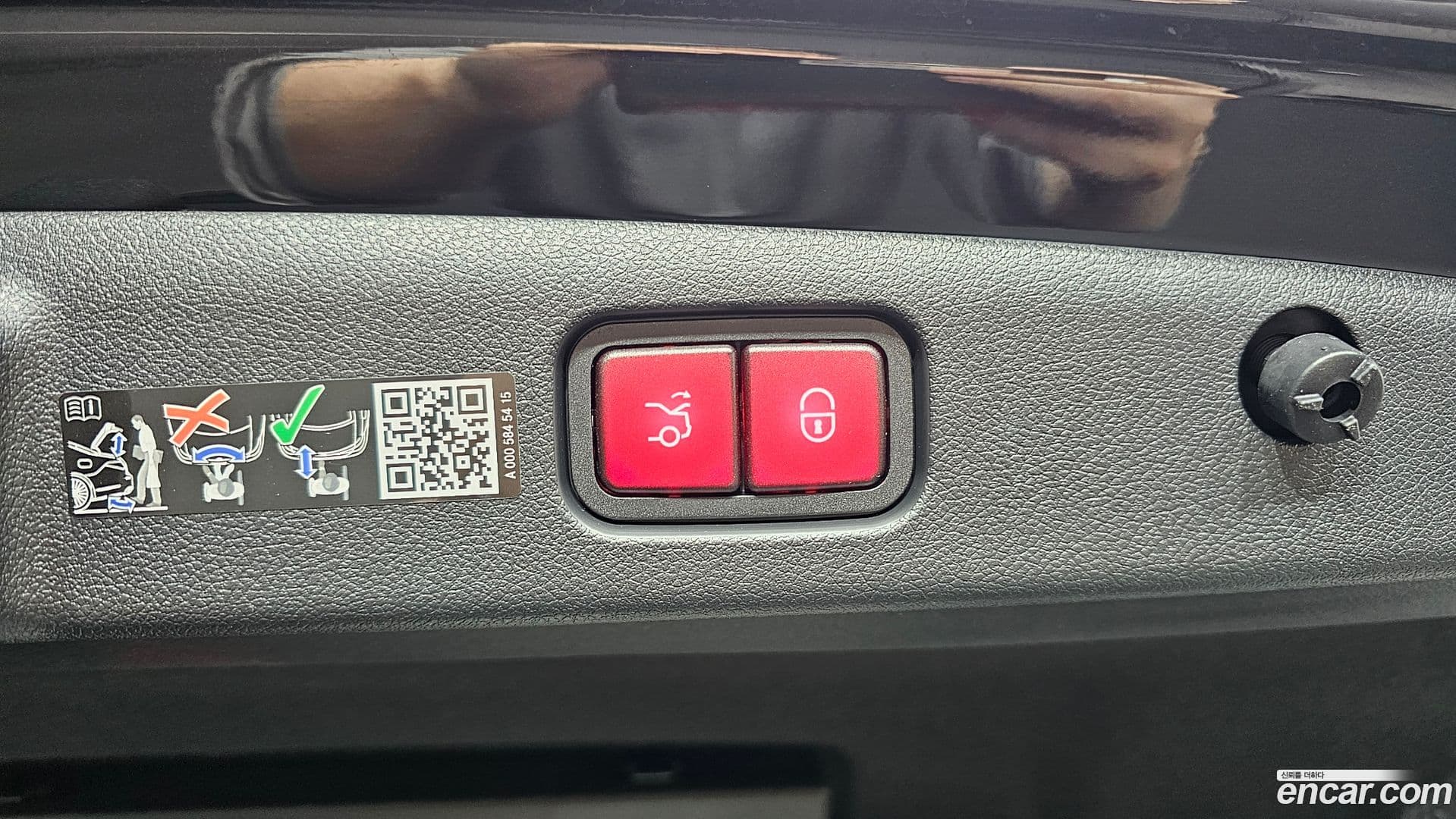 Main__Slider__Photo:E-Class Mercedes-Benz 2025.9-19