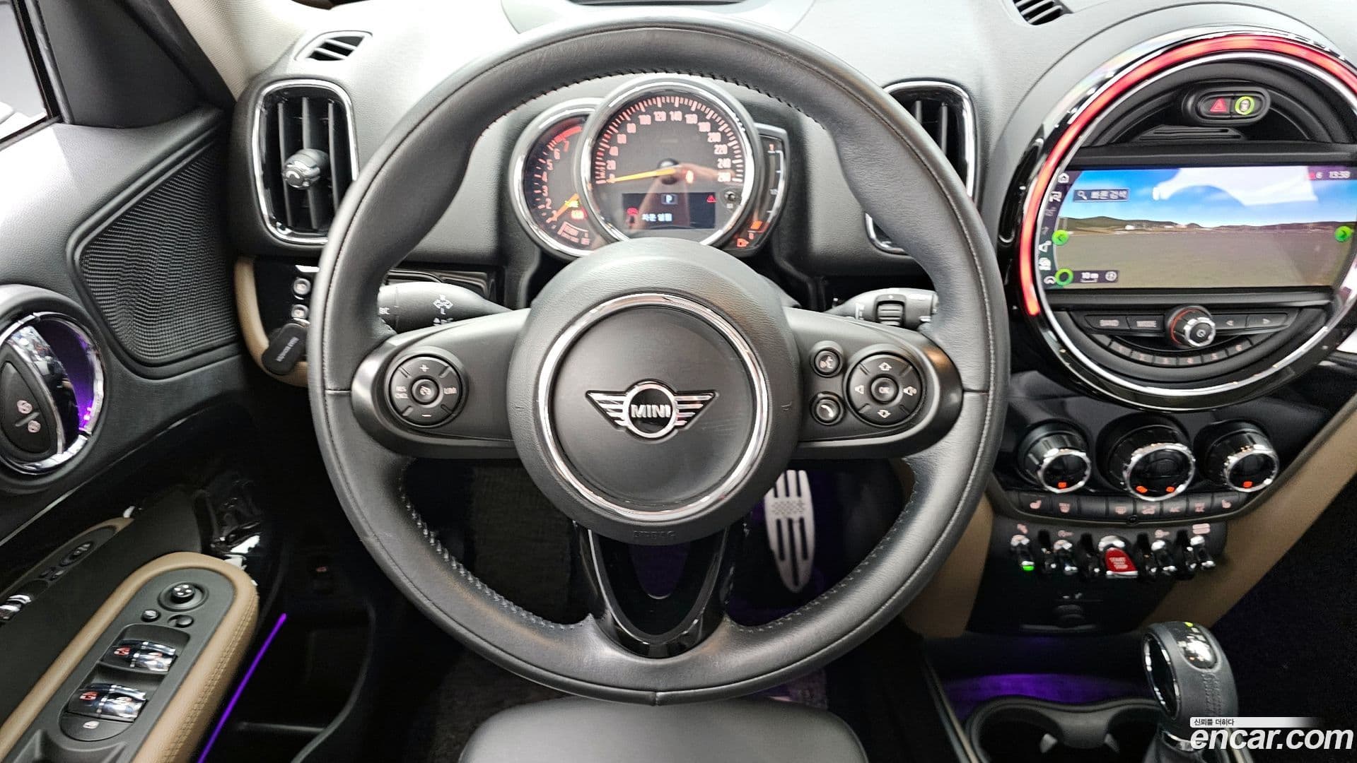 Main__Slider__Photo:Countryman Mini 2019.8-12