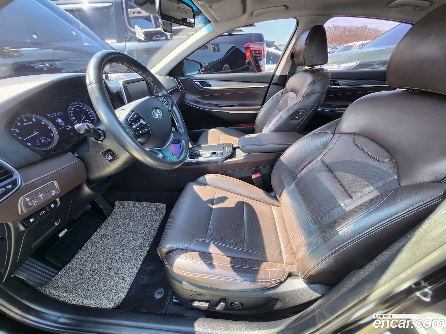 Main__Slider__Photo:Grandeur Hyundai 2018.5-7