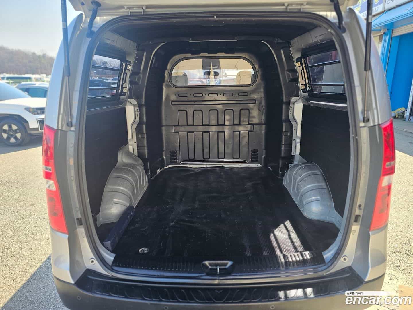 Starex Hyundai 2019.5-INNER-010