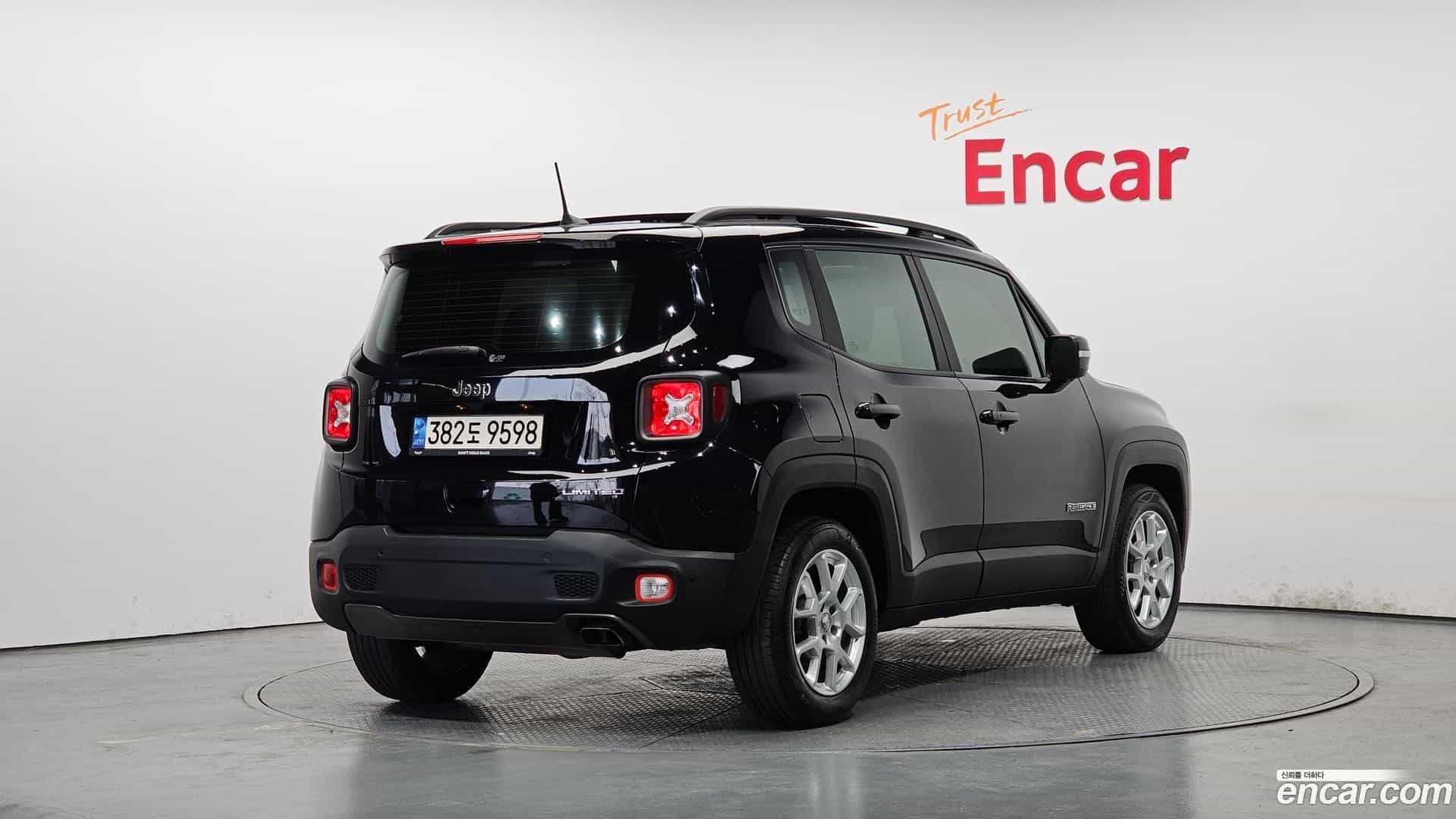 Renegade Jeep 2021.11-OUTER-002