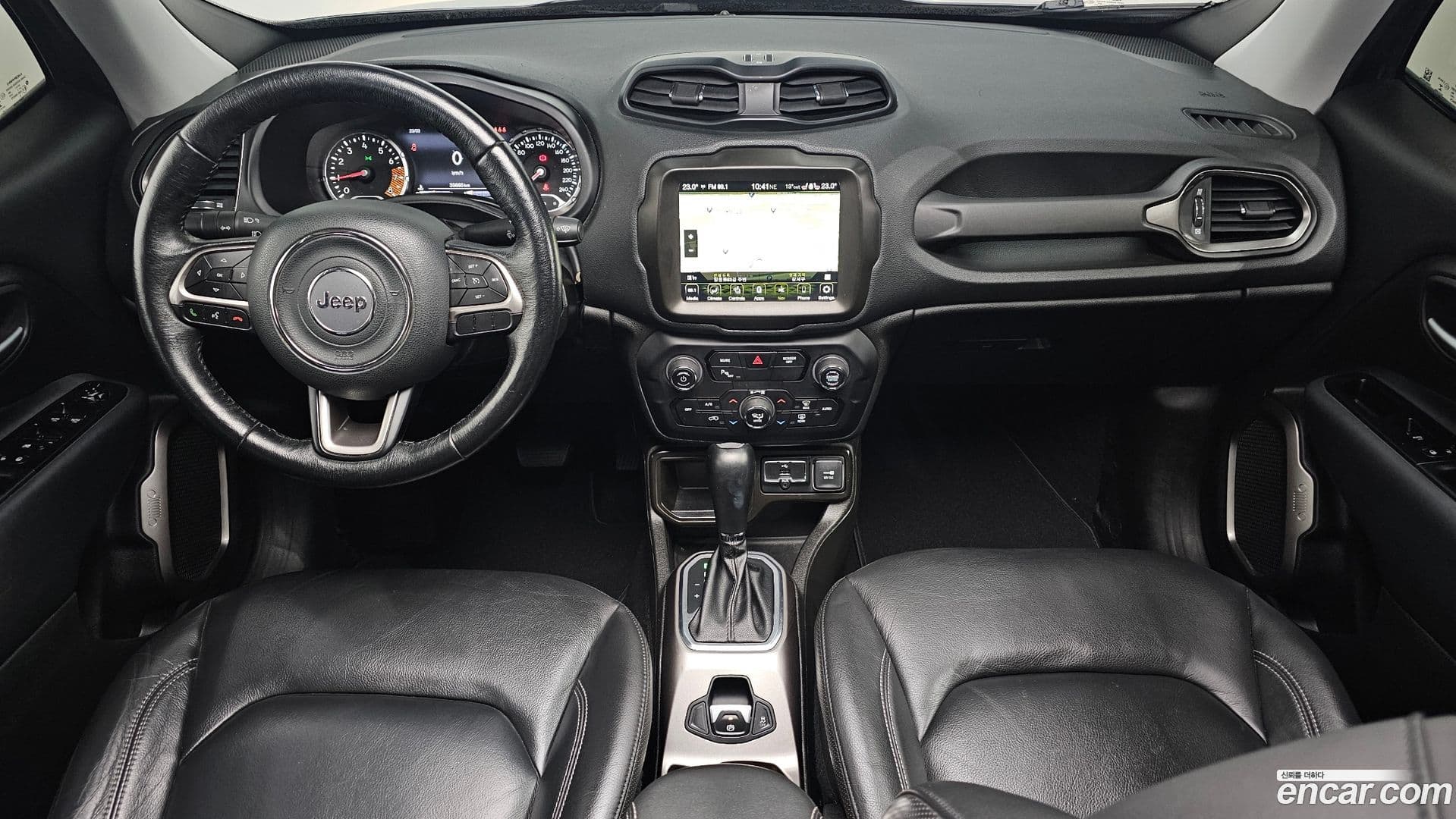 Main__Slider__Photo:Renegade Jeep 2021.11-6