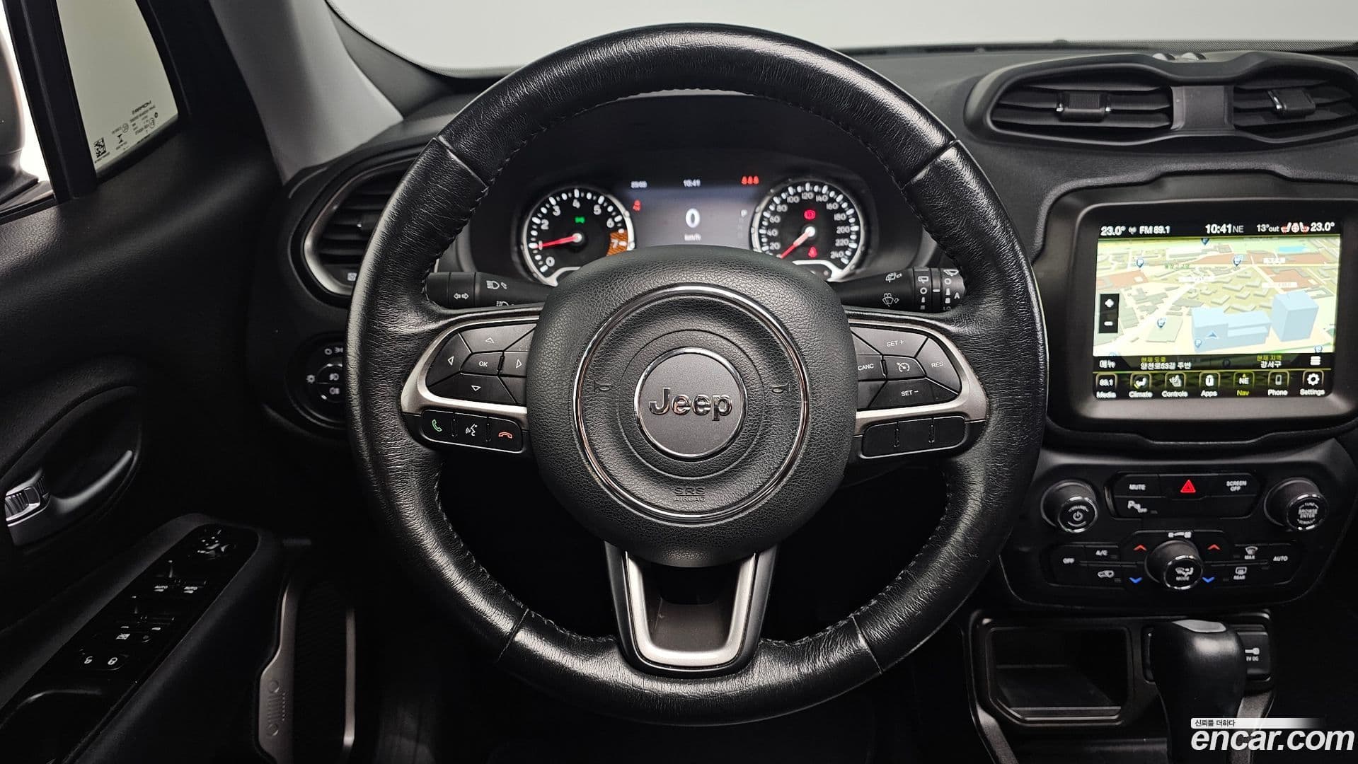 Main__Slider__Photo:Renegade Jeep 2021.11-12