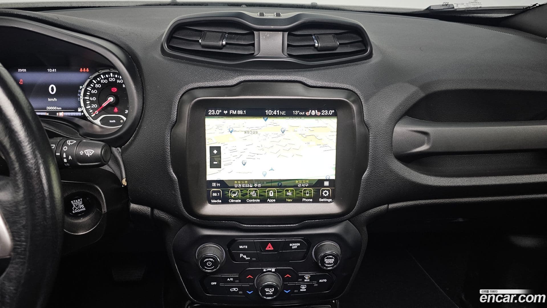 Main__Slider__Photo:Renegade Jeep 2021.11-13