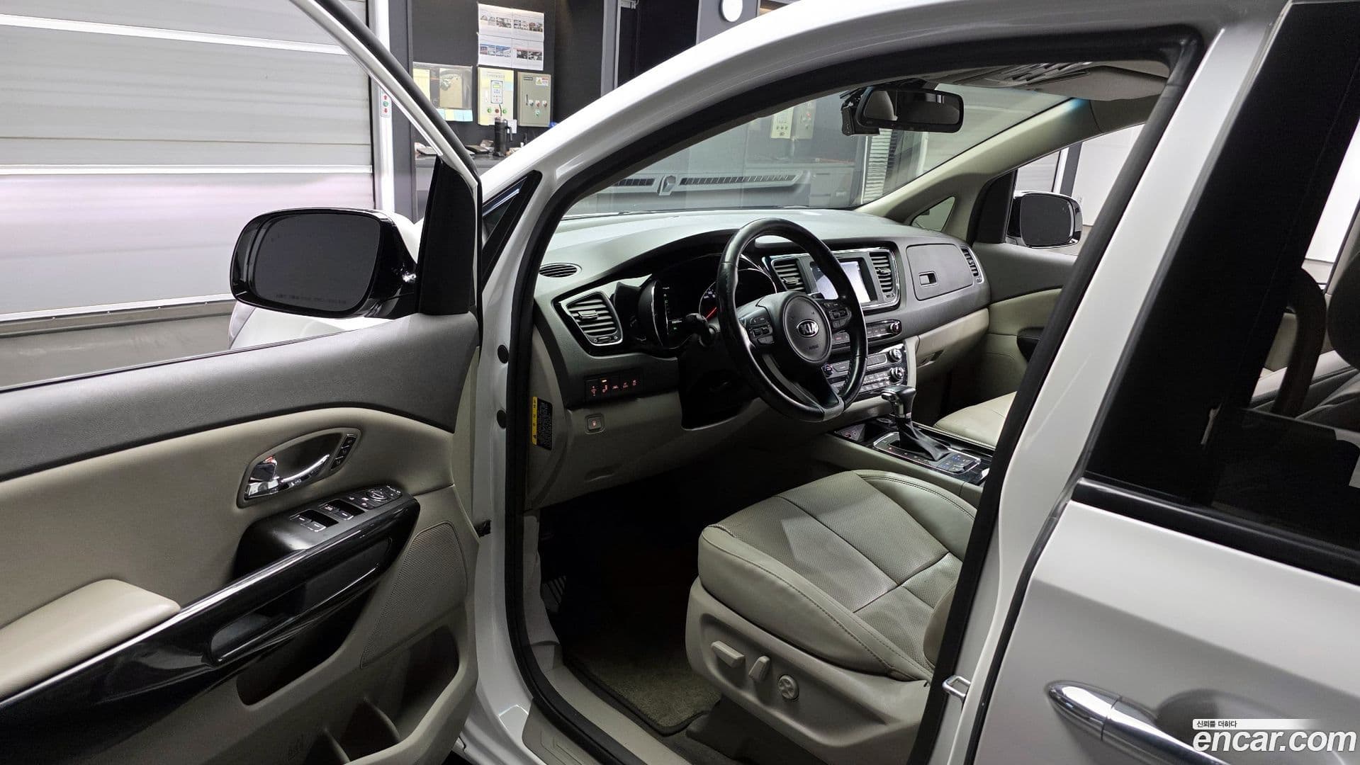 Main__Slider__Photo:Canival Kia 2017.9-9