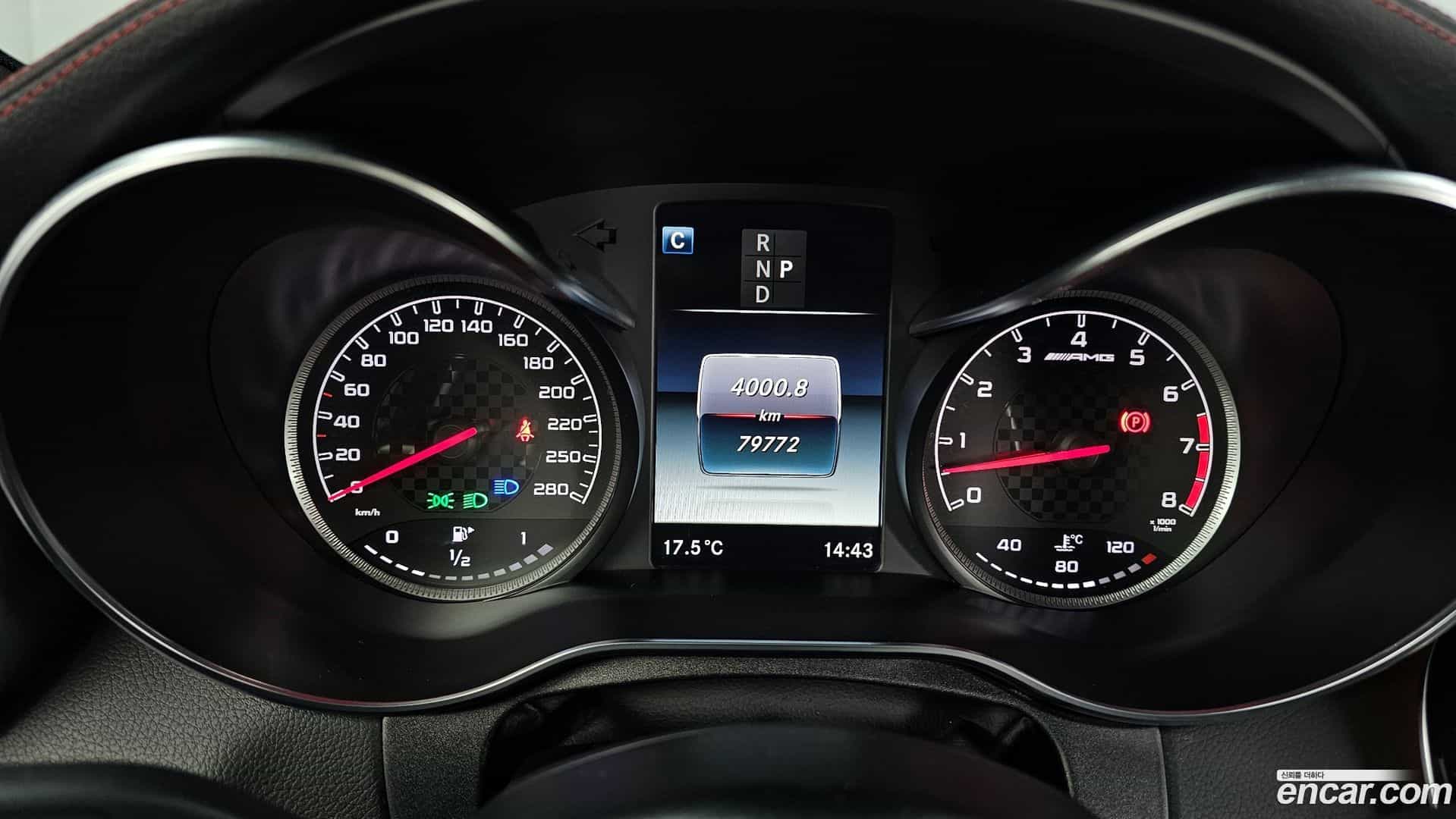 C-Class Mercedes-Benz 2017.4-INNER-008