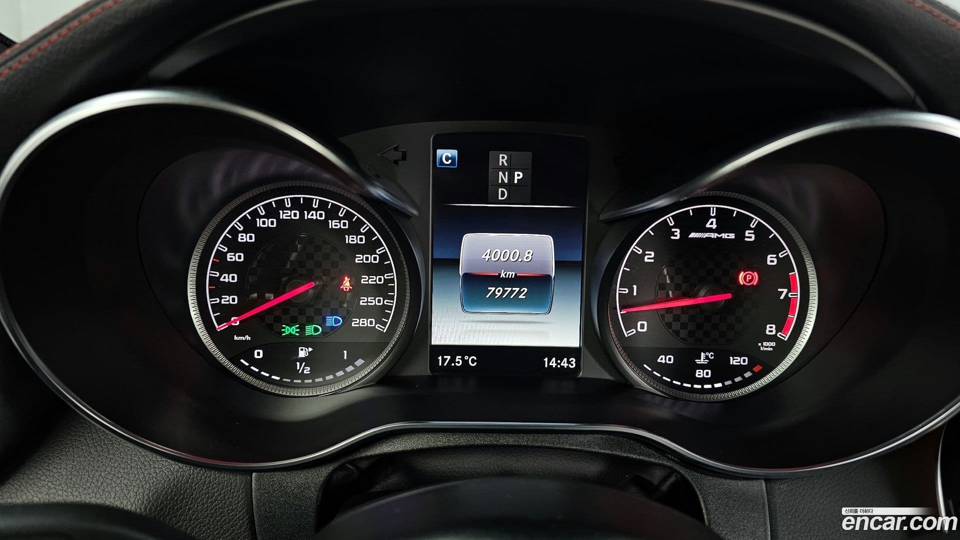 Main__Slider__Photo:C-Class Mercedes-Benz 2017.4-7