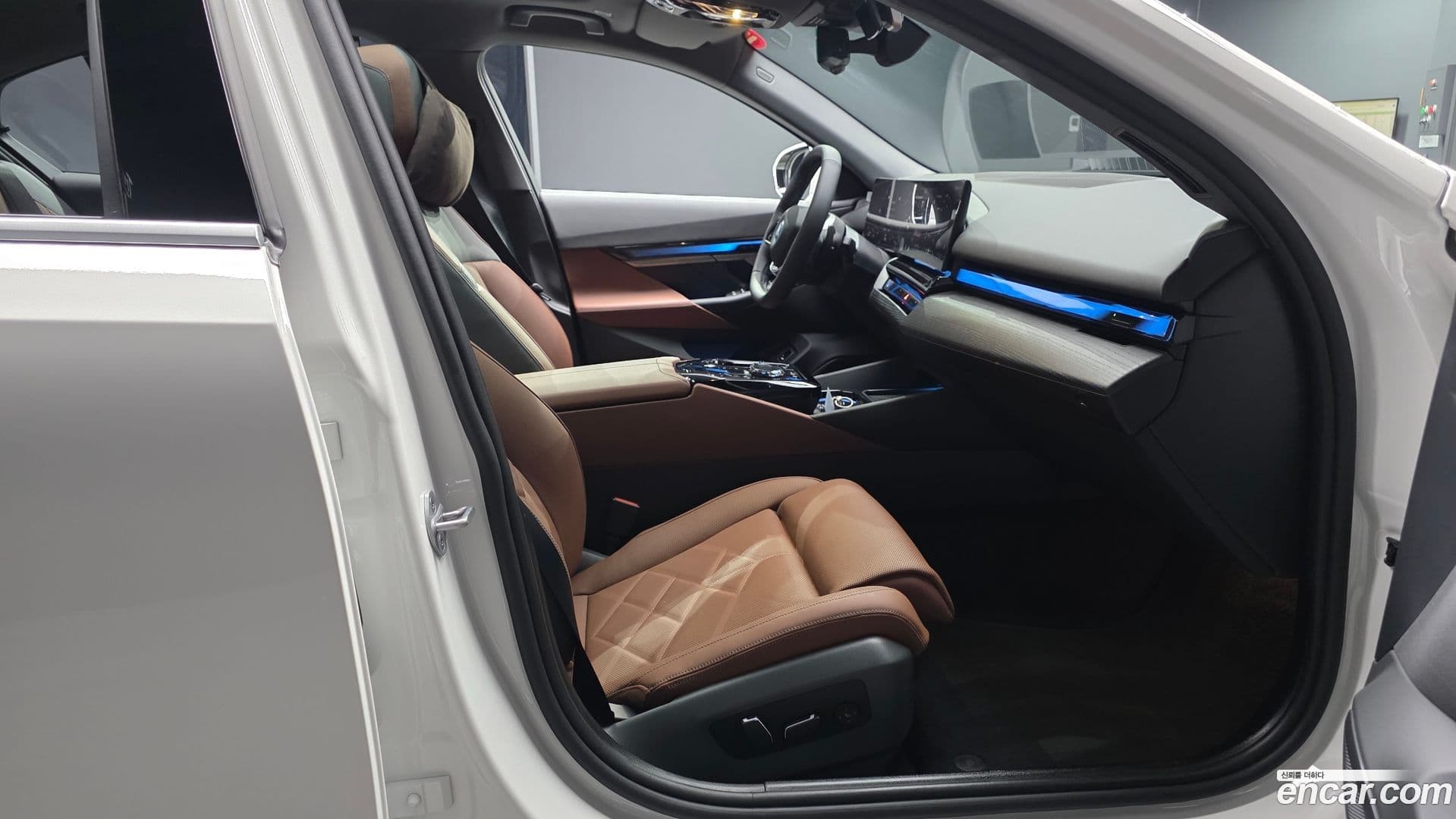 Main__Slider__Photo:5-Series BMW 2025.3-9