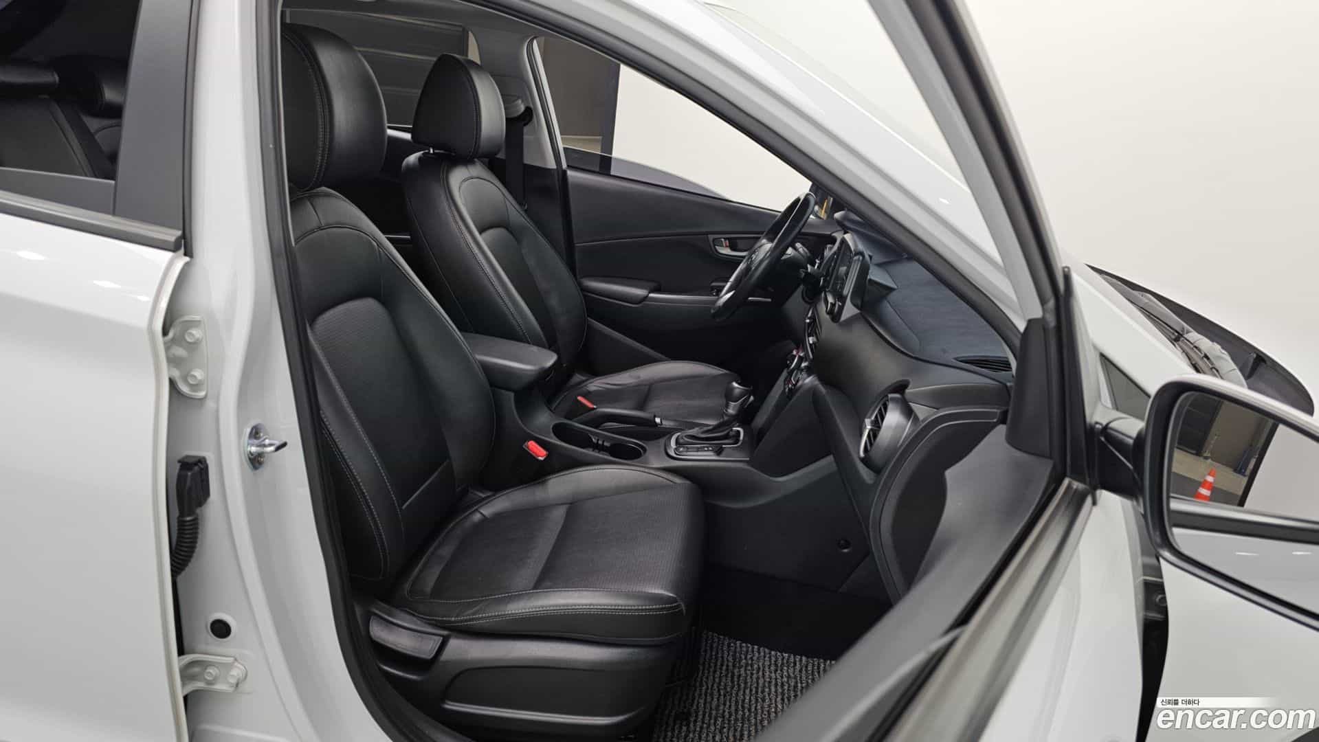 Kona Hyundai 2017.8-OPTION-015