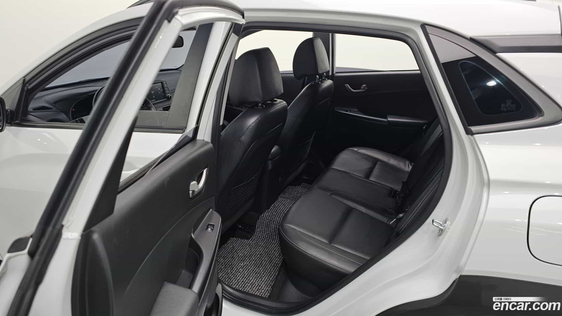 Kona Hyundai 2017.8-OPTION-017