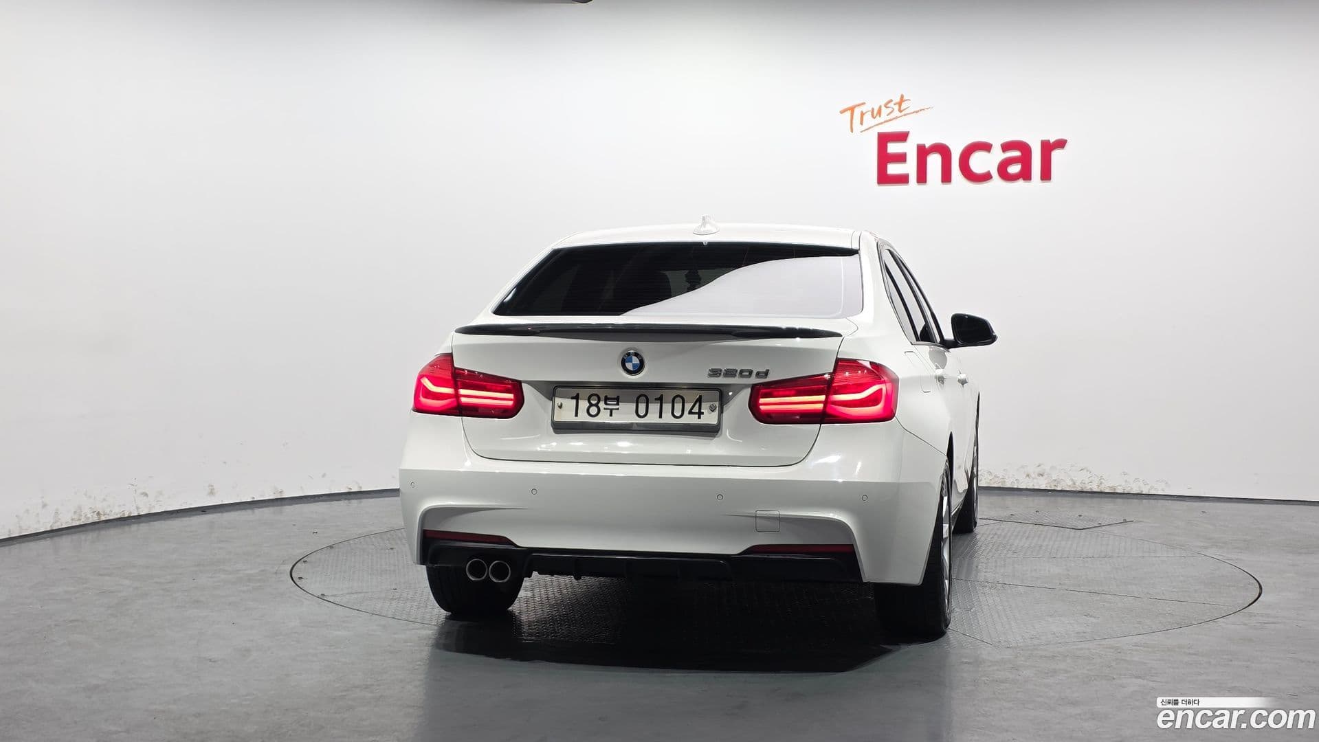 Main__Slider__Photo:3-Series BMW 2016.10-3