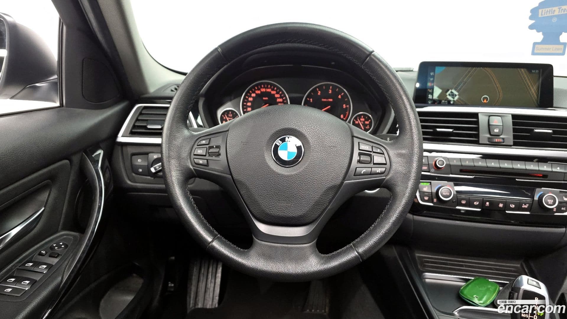 Main__Slider__Photo:3-Series BMW 2016.10-12