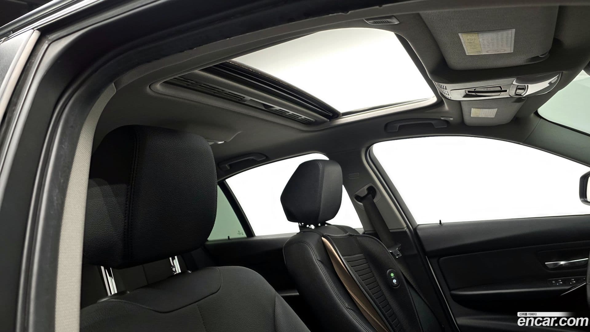 Main__Slider__Photo:3-Series BMW 2016.10-16