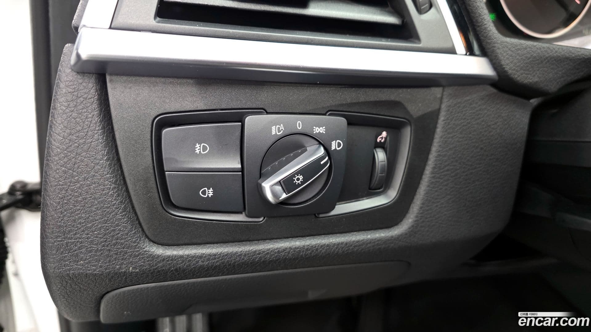 Main__Slider__Photo:3-Series BMW 2016.10-18