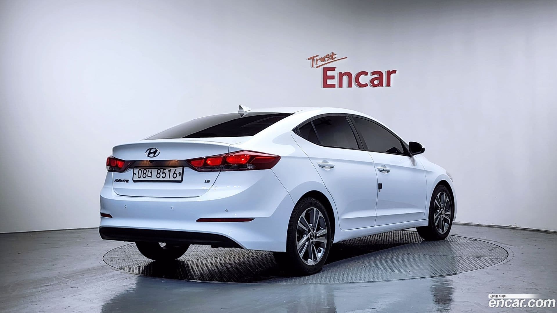 Main__Slider__Photo:AVANTE Hyundai 2017.11-1