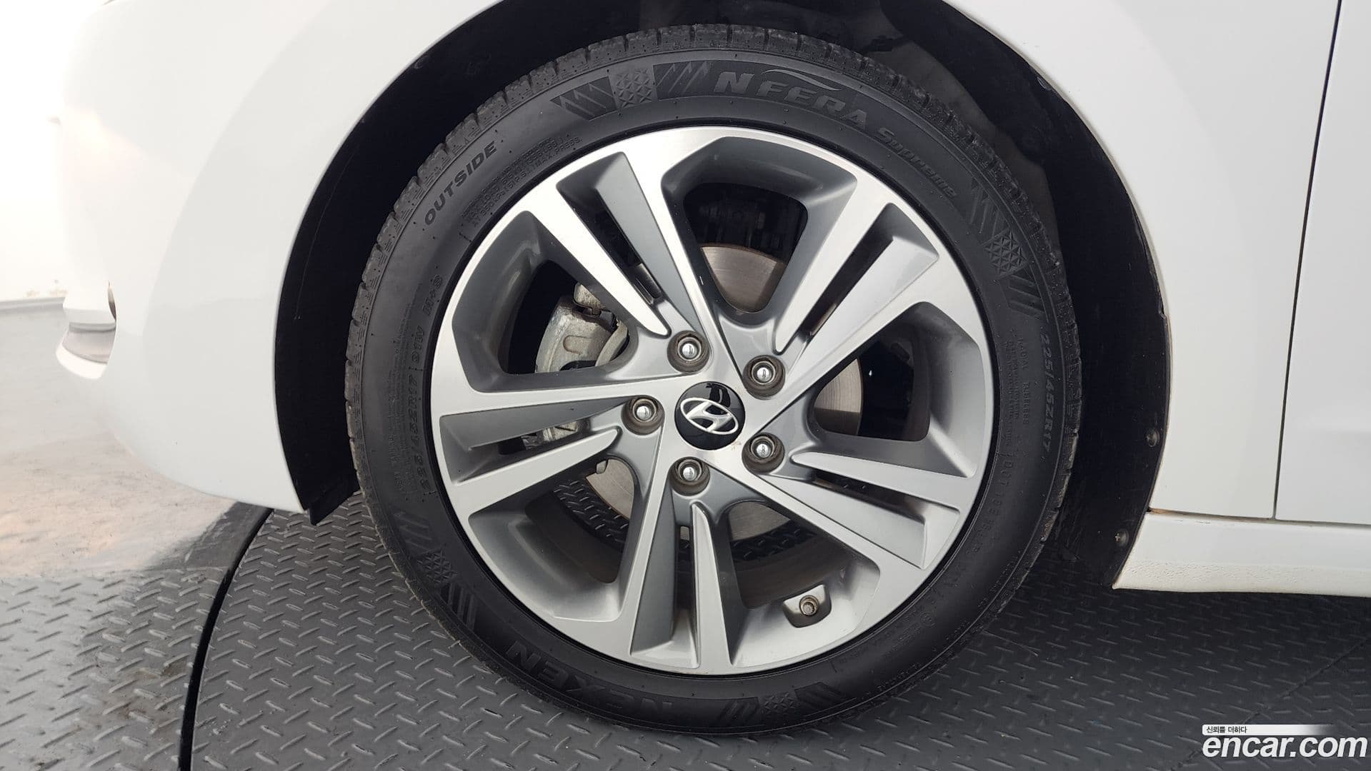 Main__Slider__Photo:AVANTE Hyundai 2017.11-4