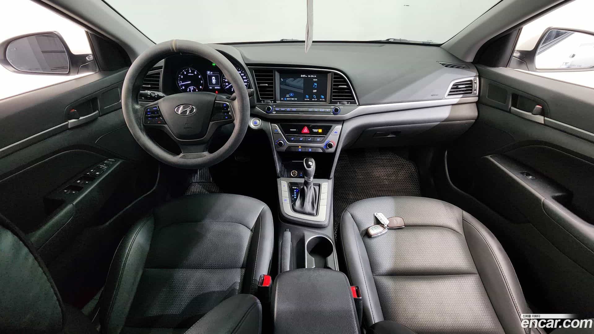 AVANTE Hyundai 2017.11-INNER-007