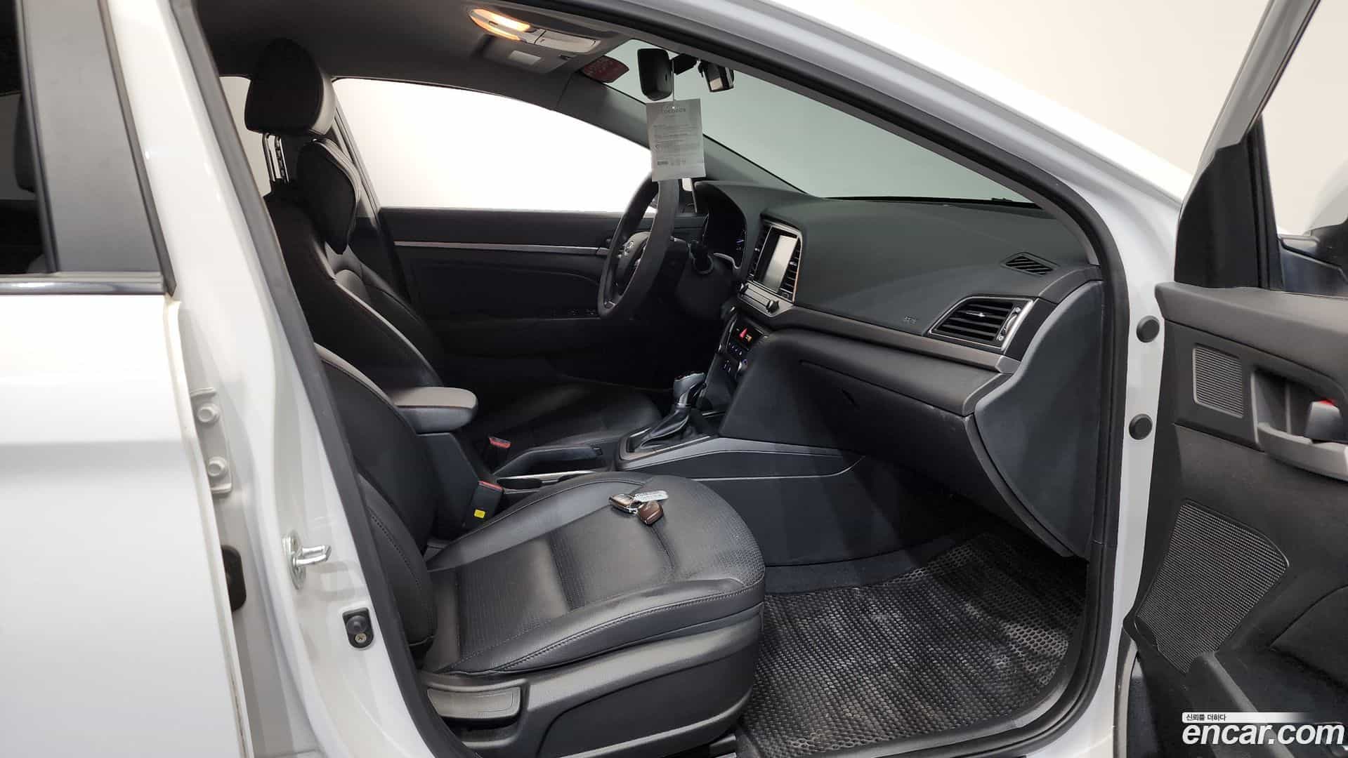 AVANTE Hyundai 2017.11-OPTION-015