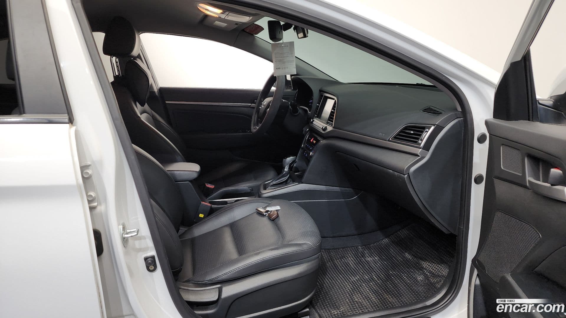 Main__Slider__Photo:AVANTE Hyundai 2017.11-10