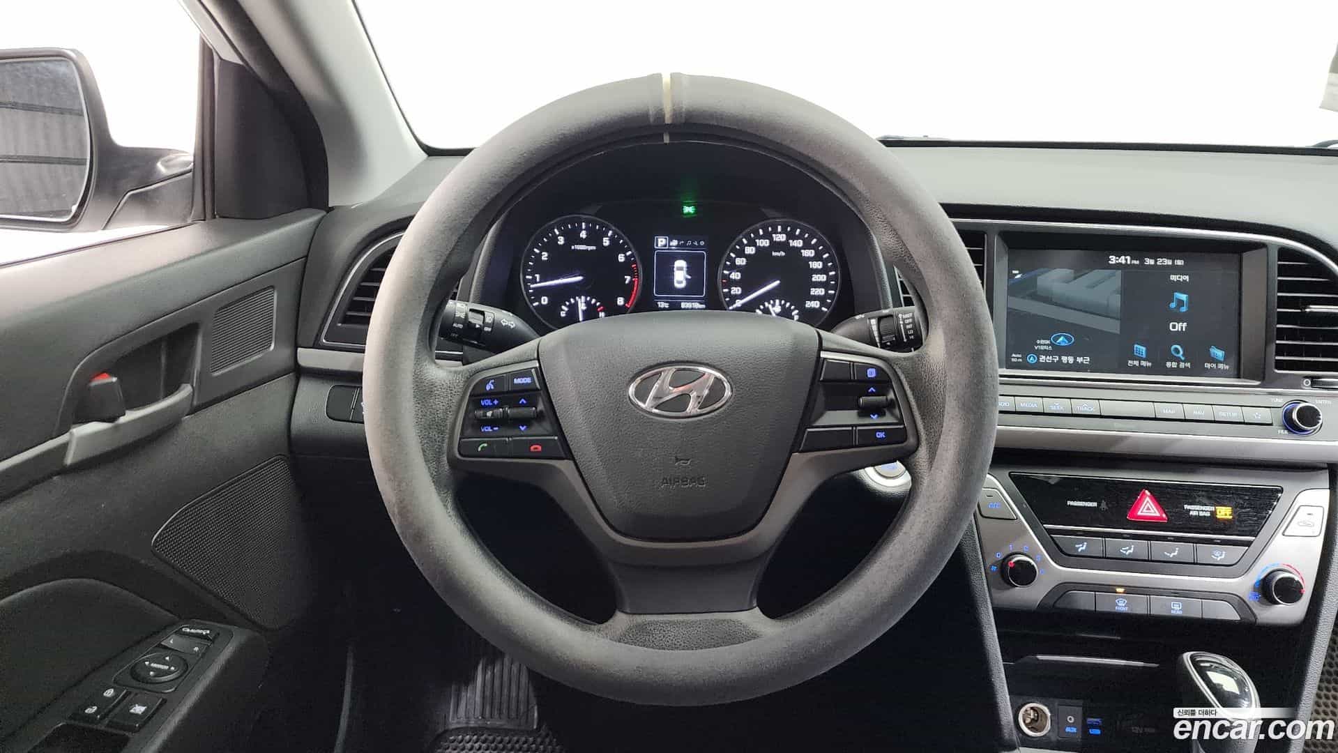 AVANTE Hyundai 2017.11-OPTION-017